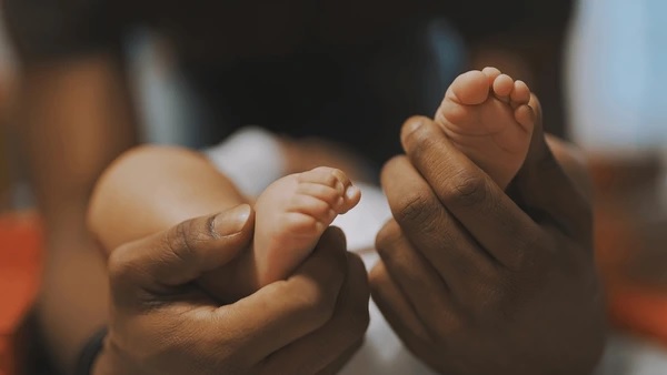 After 10 years, My Wife just gave Birth but the Baby looks so much like my Neighbour – Man Shares